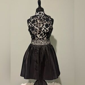 Babyonline D.R.E.S.S. Black Lace Open-Back Cocktail Dress